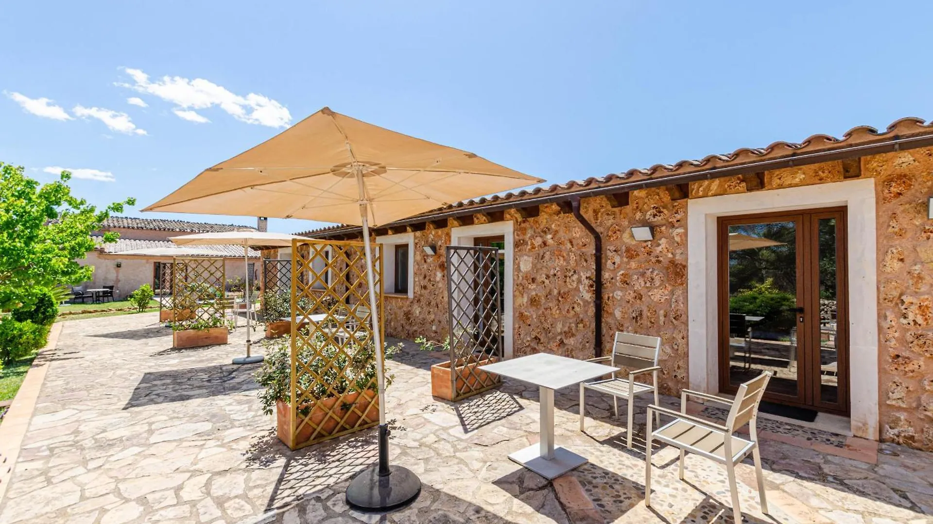 Yourhouse Agroturismo Can Porreti La Soll Lloret de Vistalegre Spain