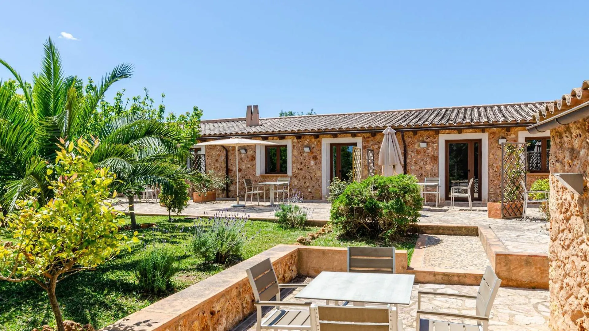 Yourhouse Agroturismo Can Porreti La Soll Lloret de Vistalegre Spain