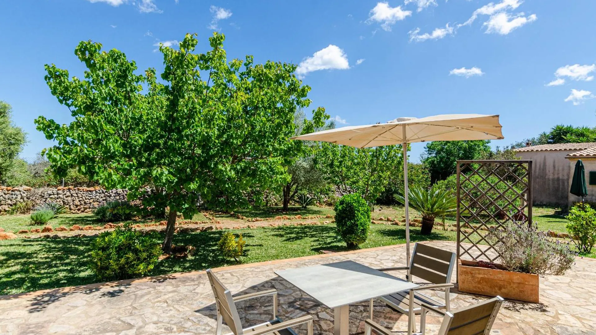 Yourhouse Agroturismo Can Porreti La Soll Lloret de Vistalegre 0*,  Spain